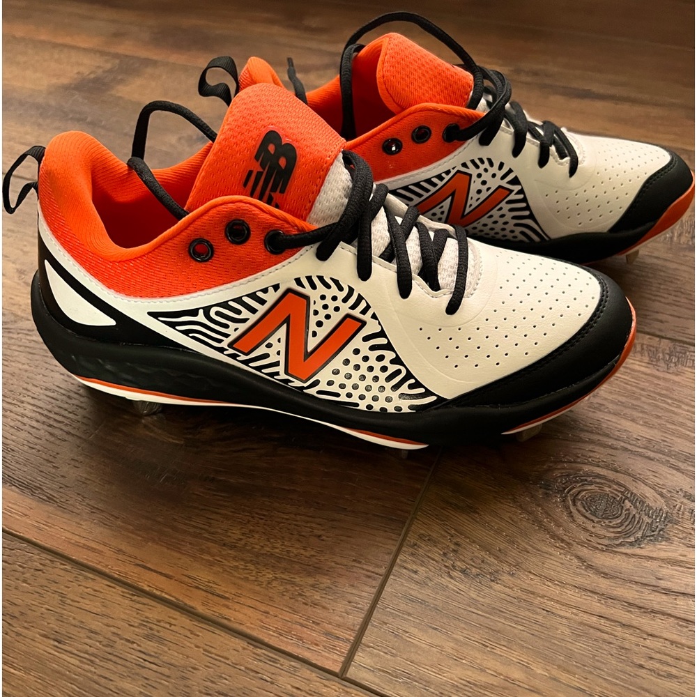 New Balance Fast Pitch softball cleats- BRAND NEW! Never worn!